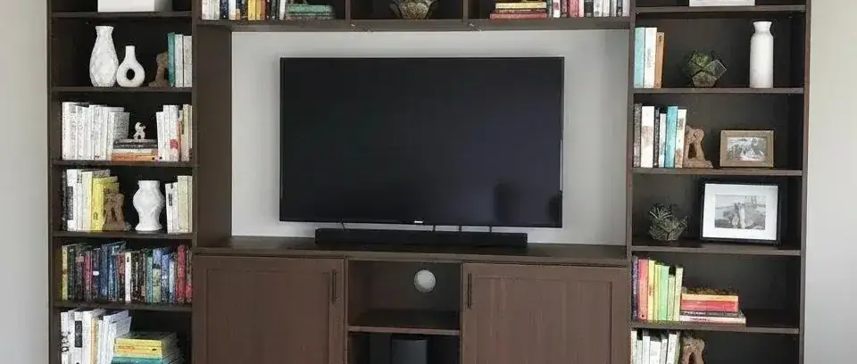 Media Centre Features by Closet Form, Toronto